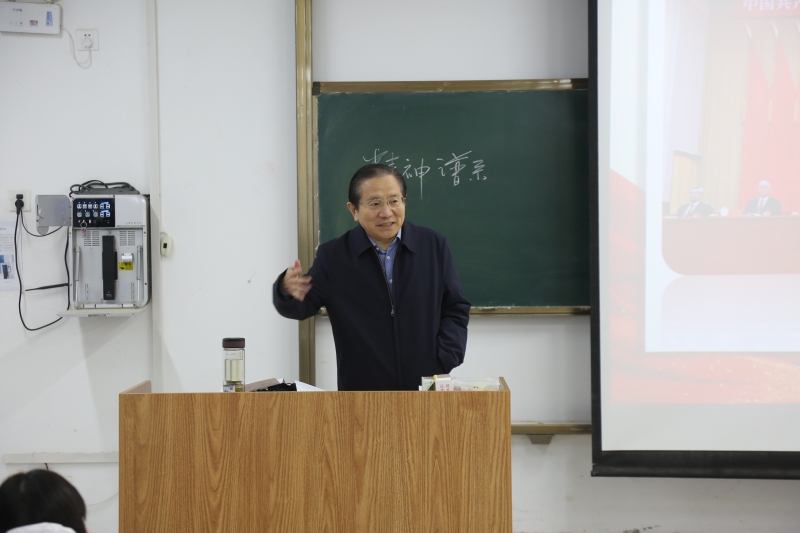 校长走进思政课堂：与学子共话成长，为未来赋能领航