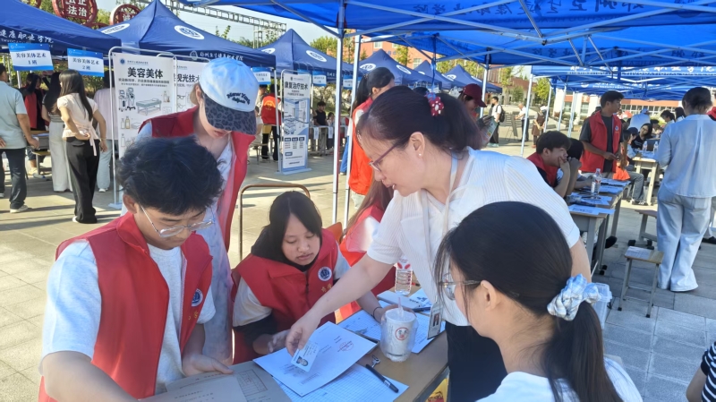 1.与家长谈话3.jpg