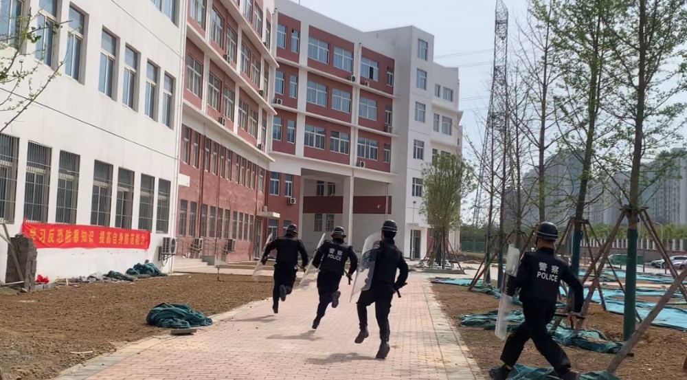 加强反恐防暴演练，筑牢师生安全意识防线