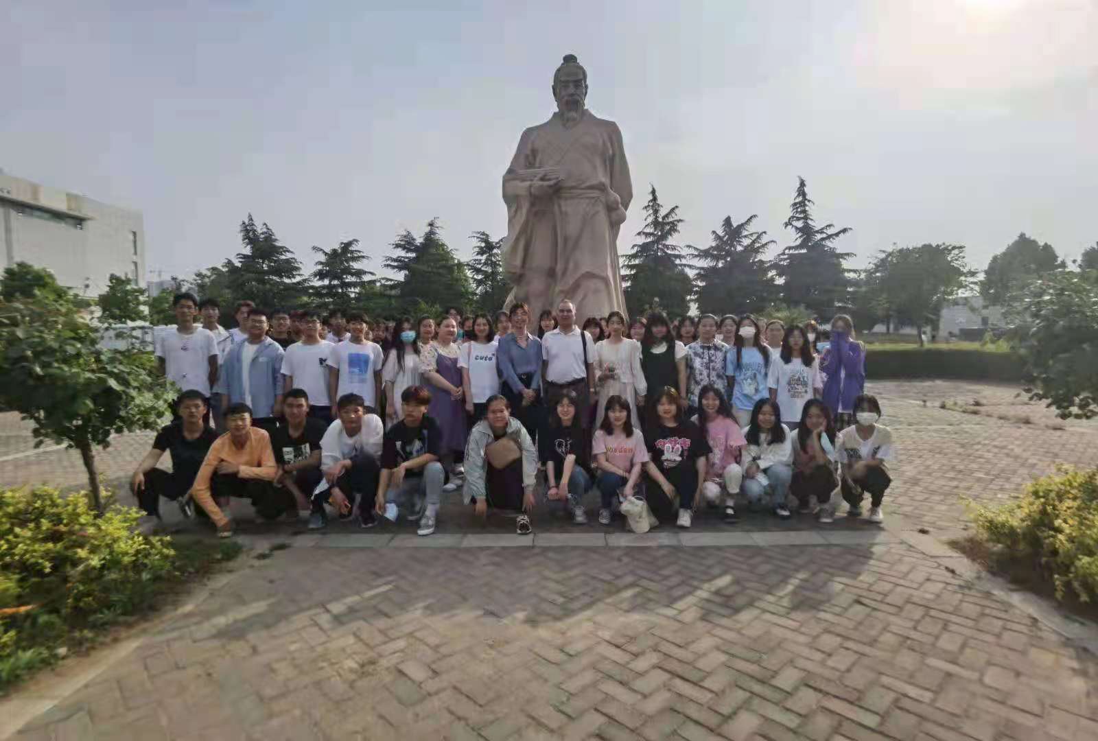 【我为群众办实事】党史学习悟思想 服务学生办实事| 学校开展学生就业指导活动