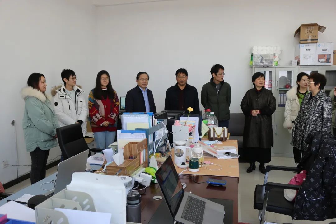 新学期伊始院领导走访慰问教职员工并查看教学情况