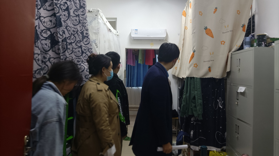 康复系开展学生宿舍安全卫生大检查