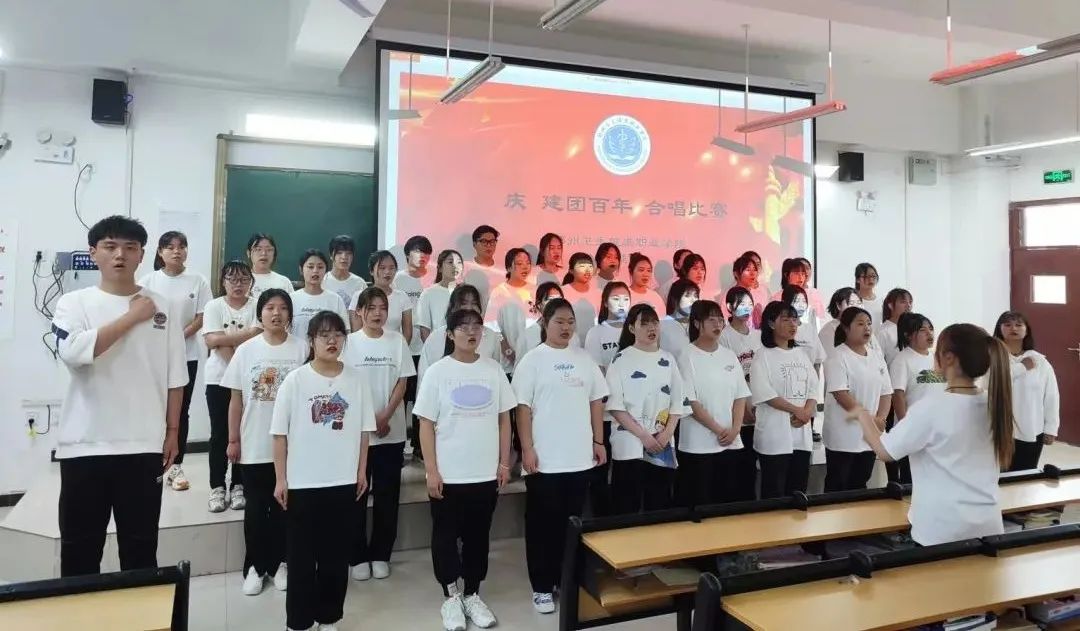 学校各系举办“喜迎二十大，庆祝建团100周年”合唱比赛