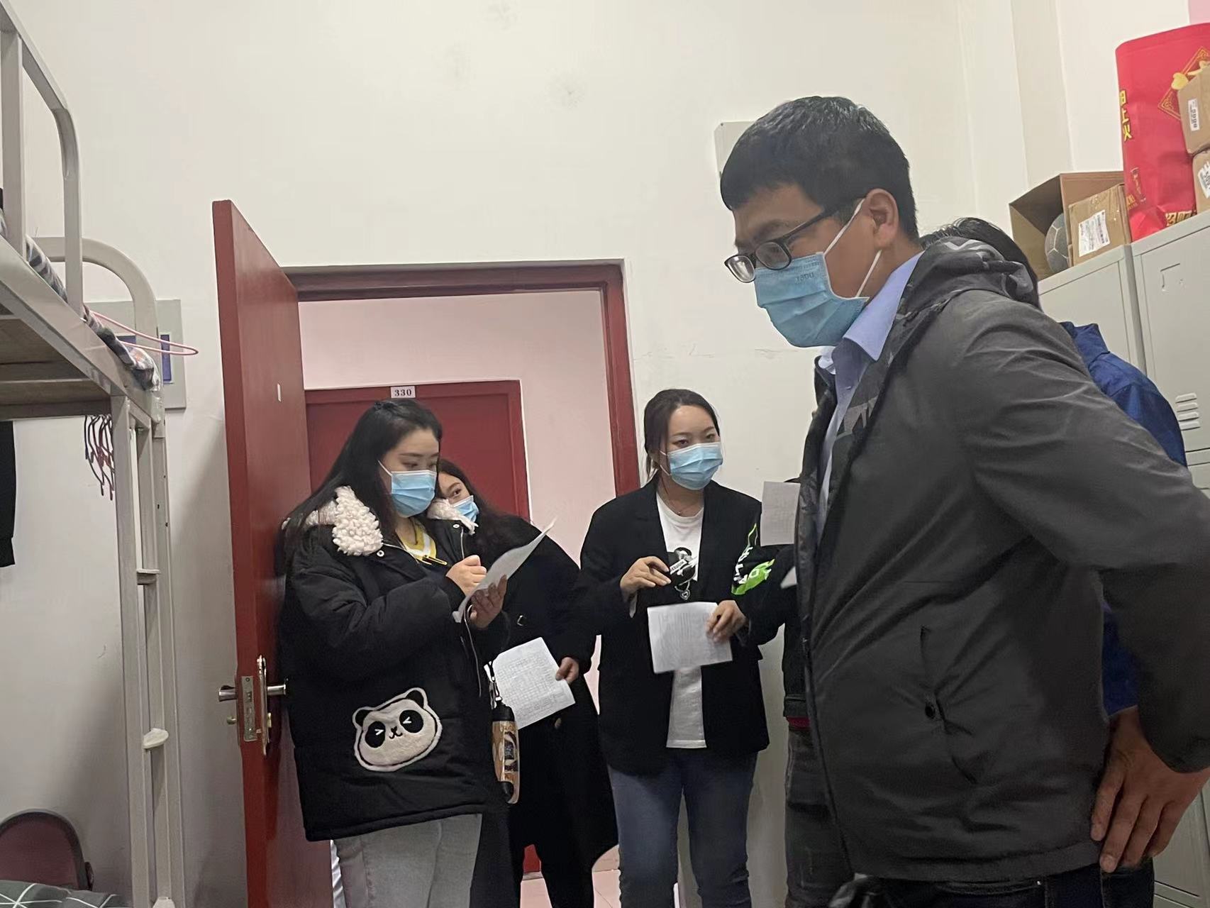 查寝.jpg 查寝.jpg