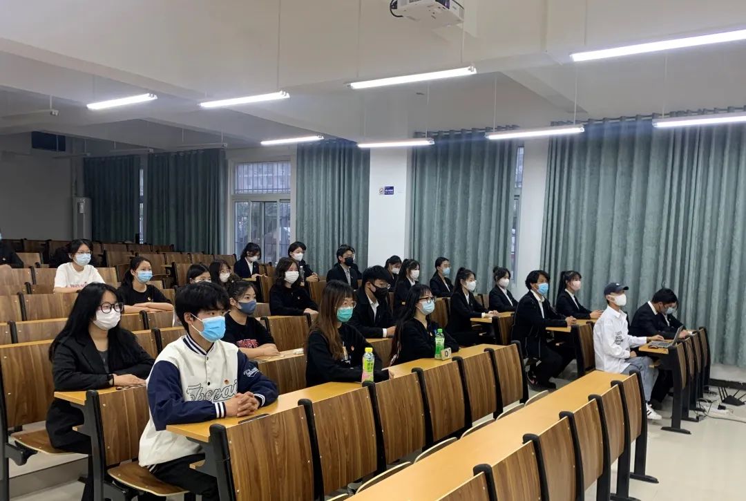 郑州卫生健康职业学院第三次学生代表大会顺利召开