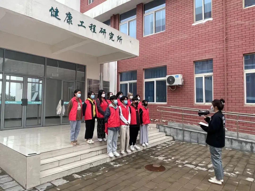 战“疫”有我 闪耀青春丨康复系学生志愿者在行动