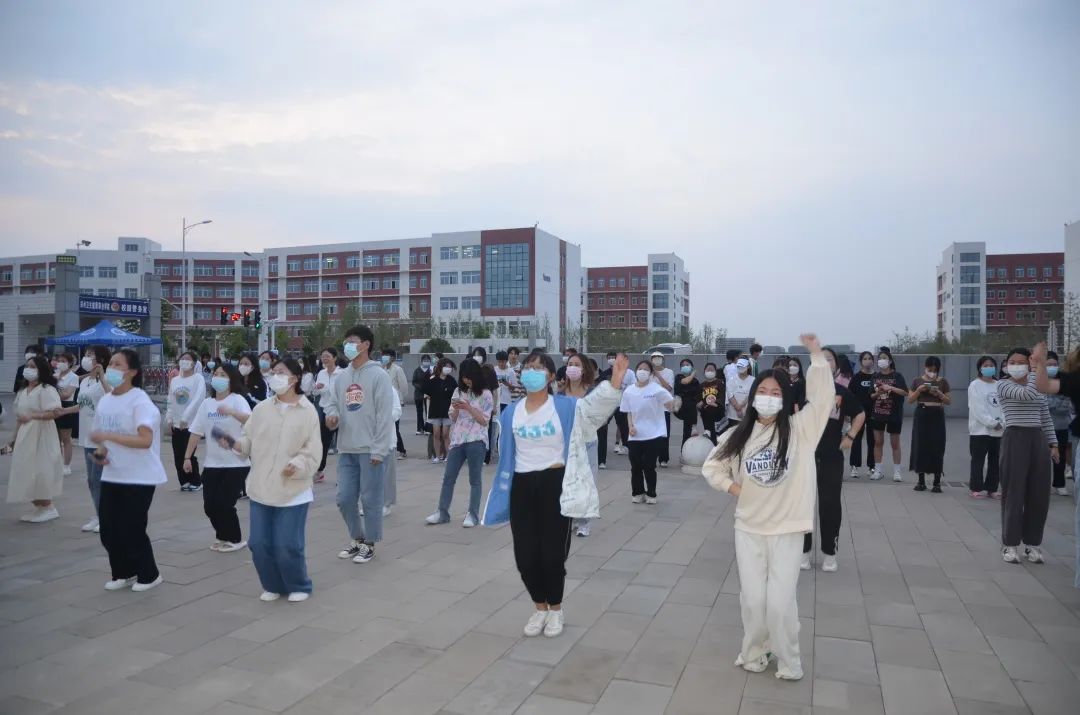 校园健身操 一起动起来丨团委开展校园健身操活动