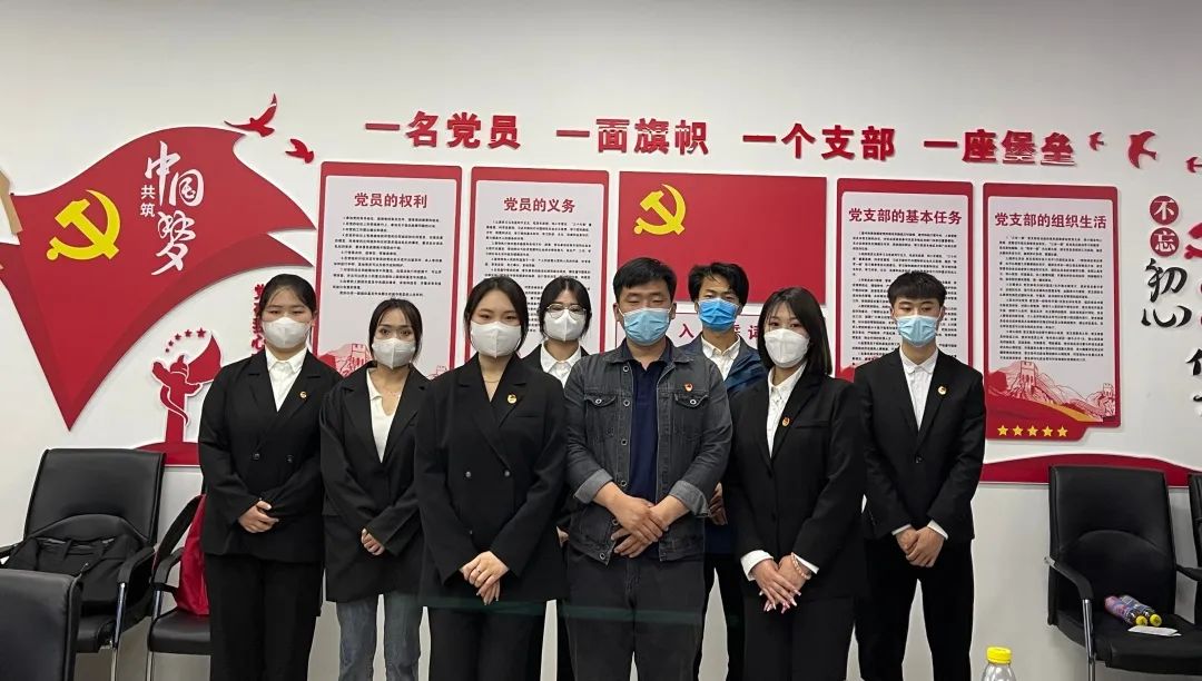 5.22第二届学生代表3.jpg 5.22第二届学生代表3.jpg