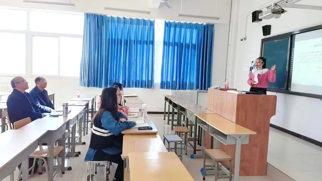 校党委书记刘畅走进教学一线指导教师上好思政课